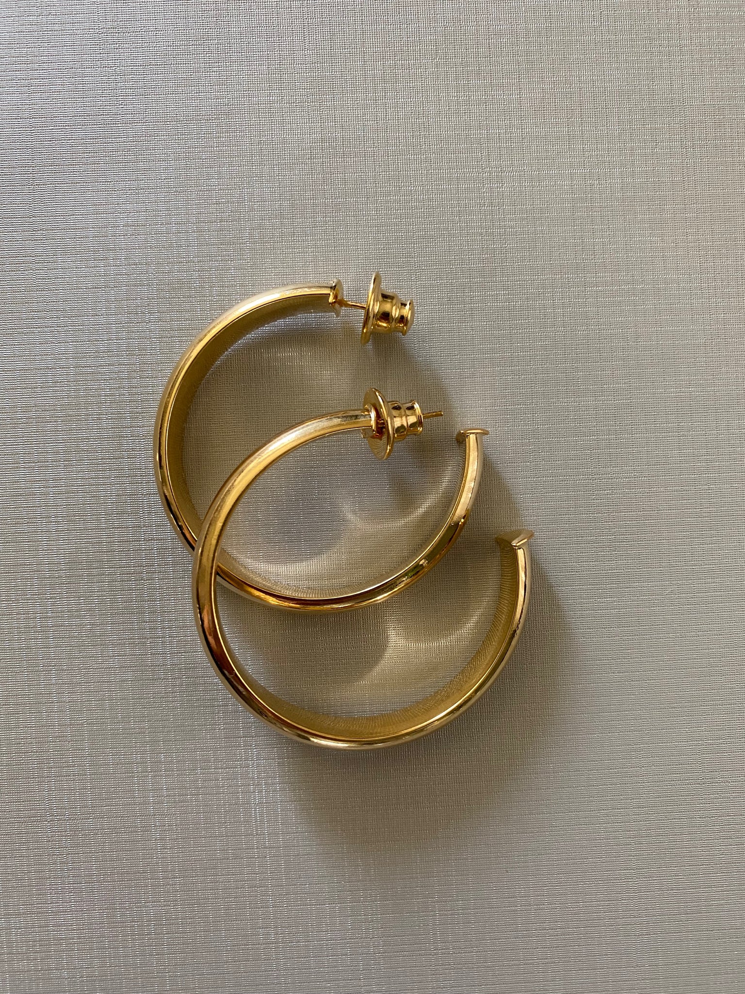 MONTICANO- HOOPS EARRING